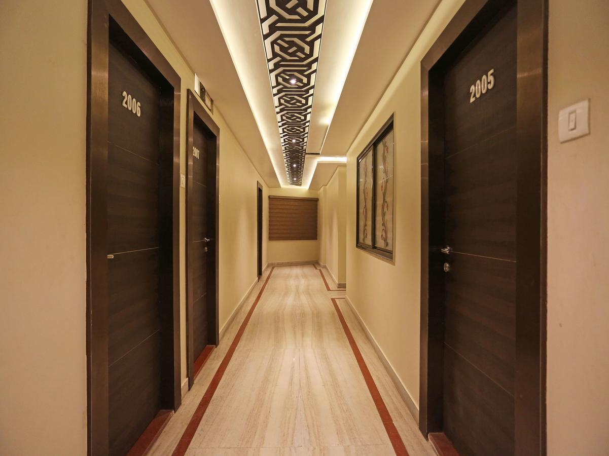 Oyo 10338 Hotel Aadesh Palace Varanasi Exterior photo
