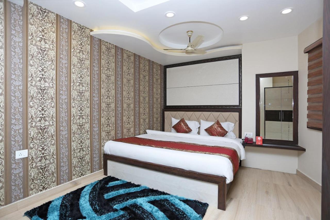 Oyo 10338 Hotel Aadesh Palace Varanasi Exterior photo